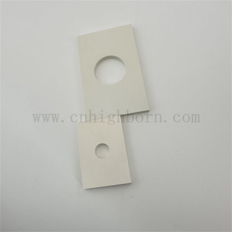 Plaque à 99% de nitrure de bore avec trou de la planche irrégulière en céramique BN personnalisée