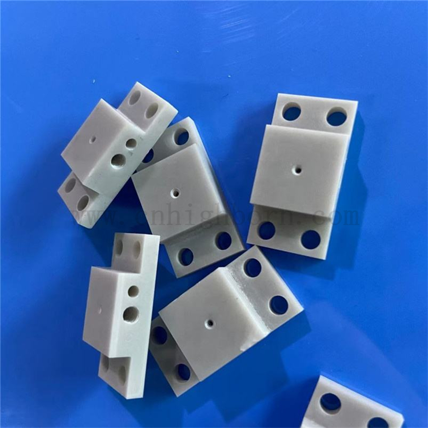 Plaque en céramique de nitrure d'aluminium personnalisée 