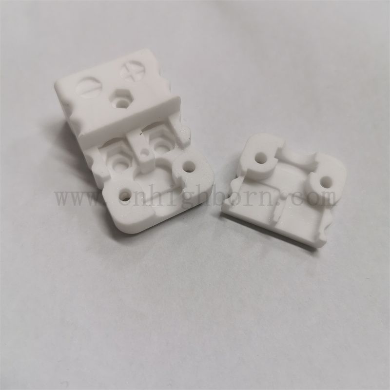 Isolation à 95% Boîte de commutateurs de connecteur de borne en céramique d'alumine