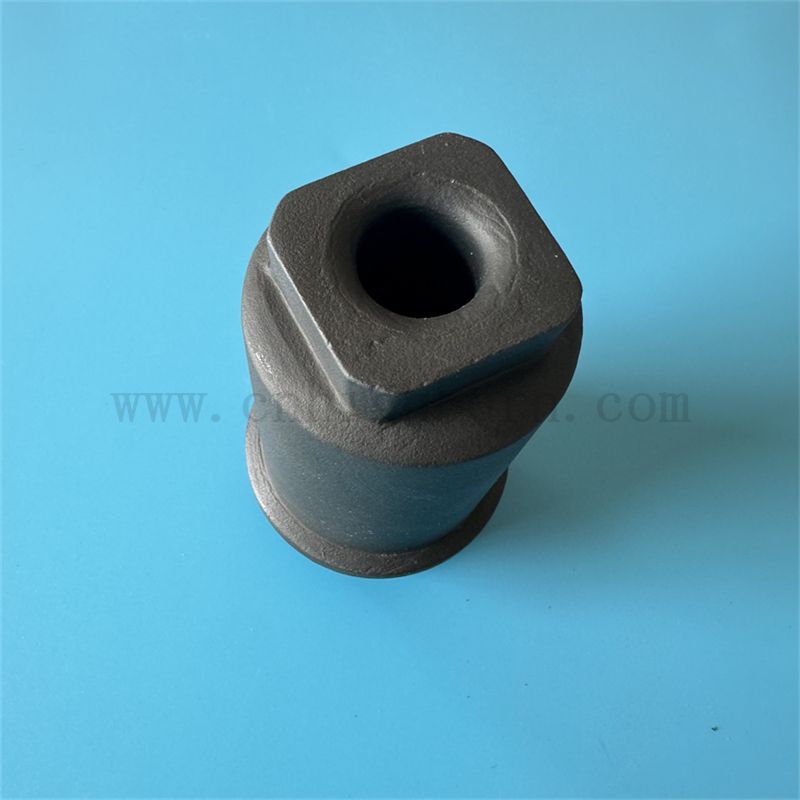 Le four utilise des buses de brûleur en céramique en carbure de silicium fritté réactif RSIC RSIC