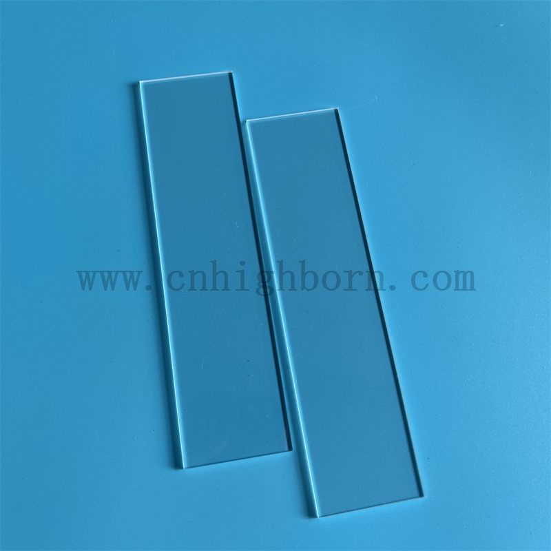 Panneau en verre de silice transparent