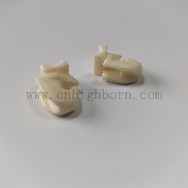 crochet en c&eacute;ramique 