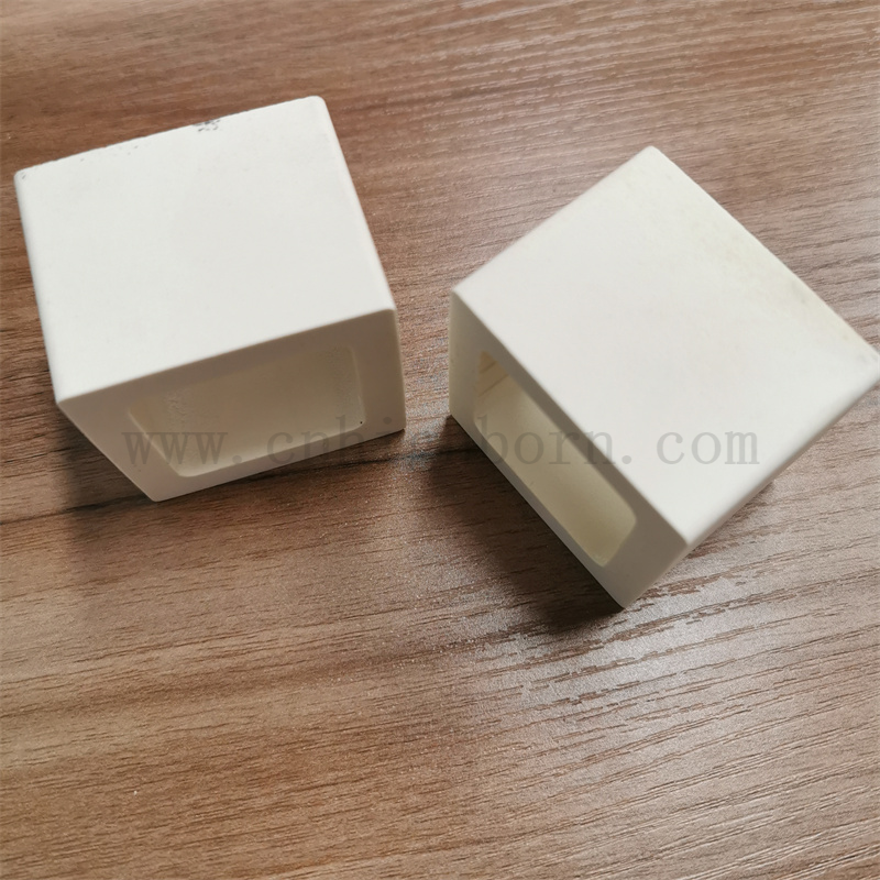 Tubes de fureur en céramique Mullite réfractaire personnalisée