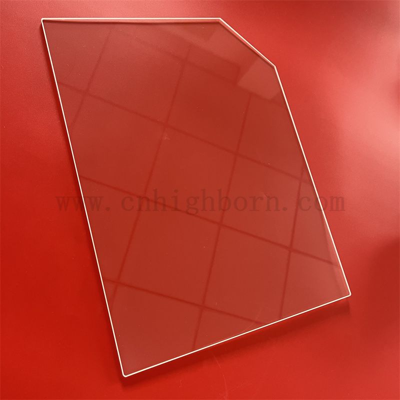 Couper le coin rectangle transparent de la plaque de quartz en verre de silice à la chaleur à chaleur transparente 