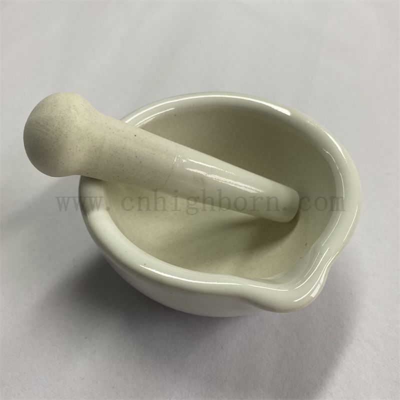 Mortier en porcelaine et pilon de bol de broyage de laboratoire scolaire avec bellette de versement