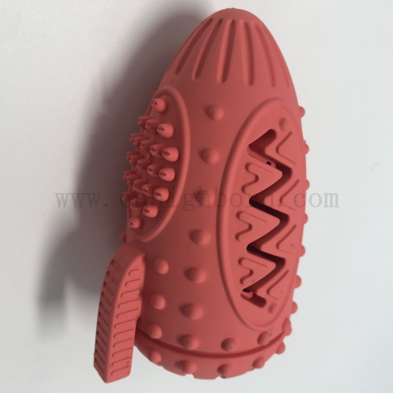 Chien interactif alimentant la mangeoire lente