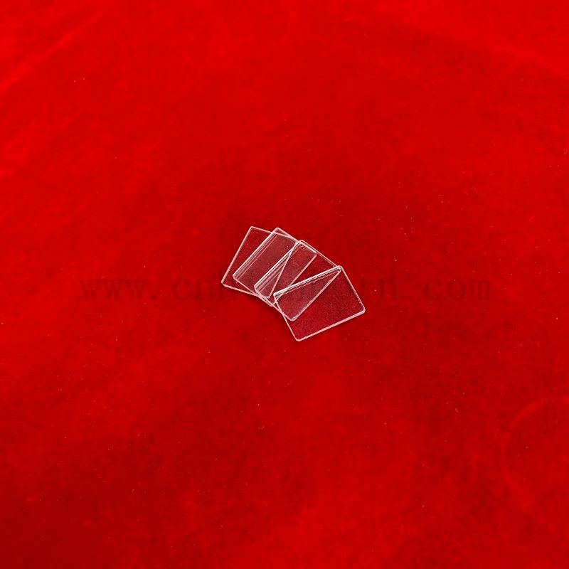 Plaque de verre de quartz transparent carré de résistance à la corrosion élevée personnalisée