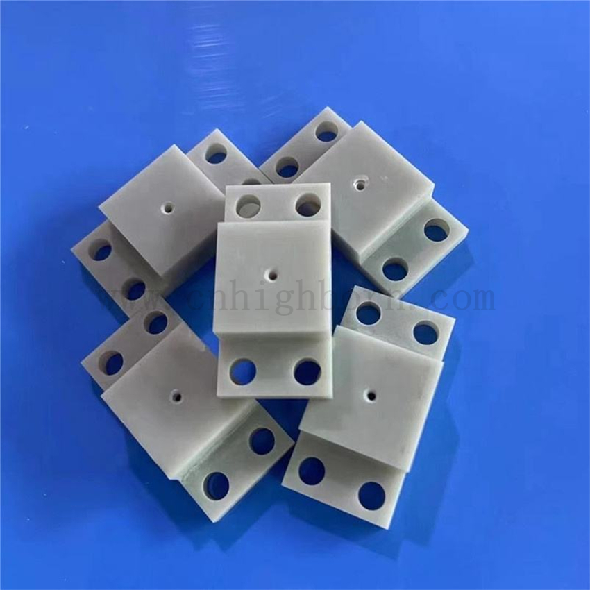 Plaque en céramique de nitrure d'aluminium personnalisée 