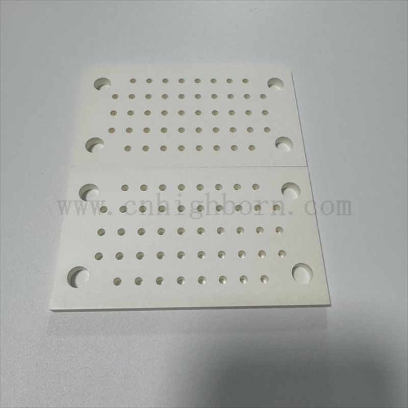 Stabilité thermique Conductance thermique Blore de nitrure de bore blanc cube planche BN Plaque BN avec trou