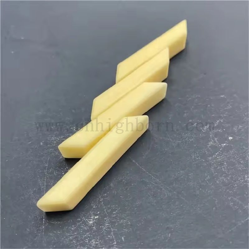 Bloc en céramique AL2O3 en alumine à 99% personnalisé à 99%