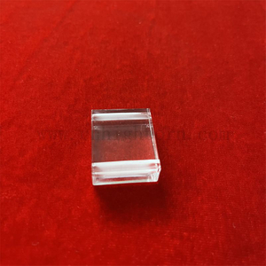 Feuille de verre de quartz fondu polie carrée à haute transmission avec perçage laser
