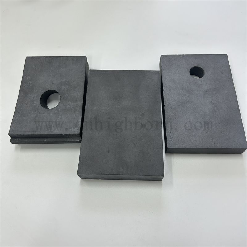 Carte de carbure de silicium noir isolant avec drap en céramique résistant aux trous