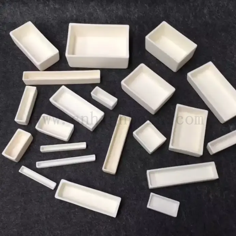 Laboratoire scolaire 99% AL2O3 Cerramic Crucible Crucine Alumine Melting Pot Combustion Boat for Industrial Analysis