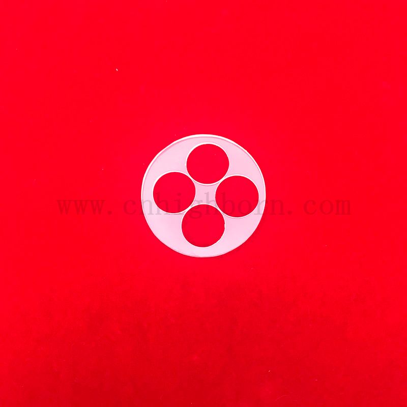 Fenêtre de disque en verre à quartz opaque sur mesure avec trous