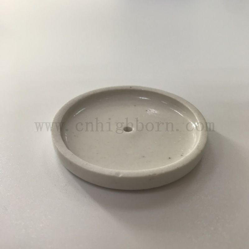Couvercle de porcelaine de laboratoire pour fondre le creuset de la bonne performance de scellant couverture en céramique avec un trou