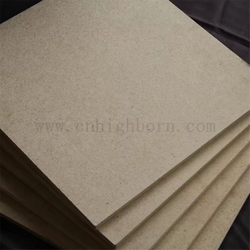 Faible conductivité thermique Corderite Mullite Plaque en céramique Longue durée de céramique réfractaire