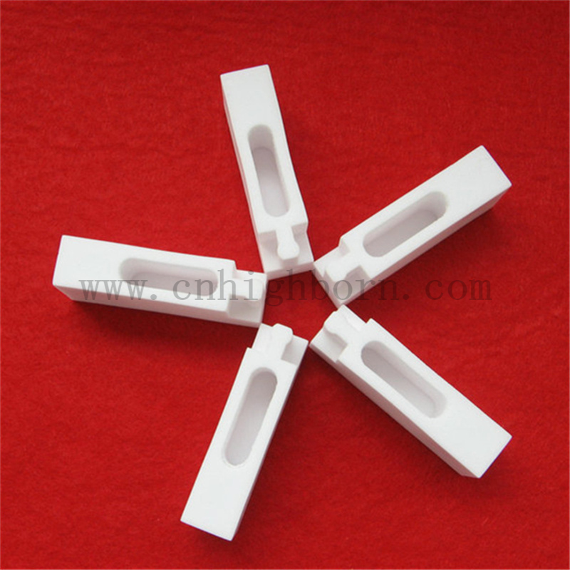 Pièce céramique de la dureté haute dureté AL2O3 personnalisée 95 Alumine 95.