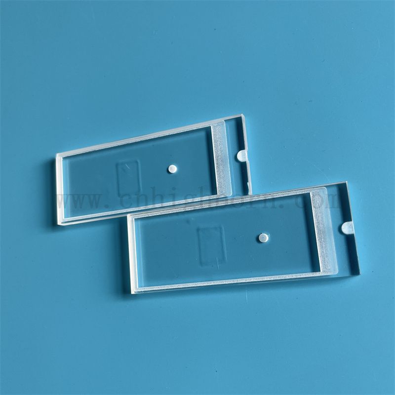 Panneau en verre de quartz transparent rectangulaire de traitement en profondeur avec alésage laser