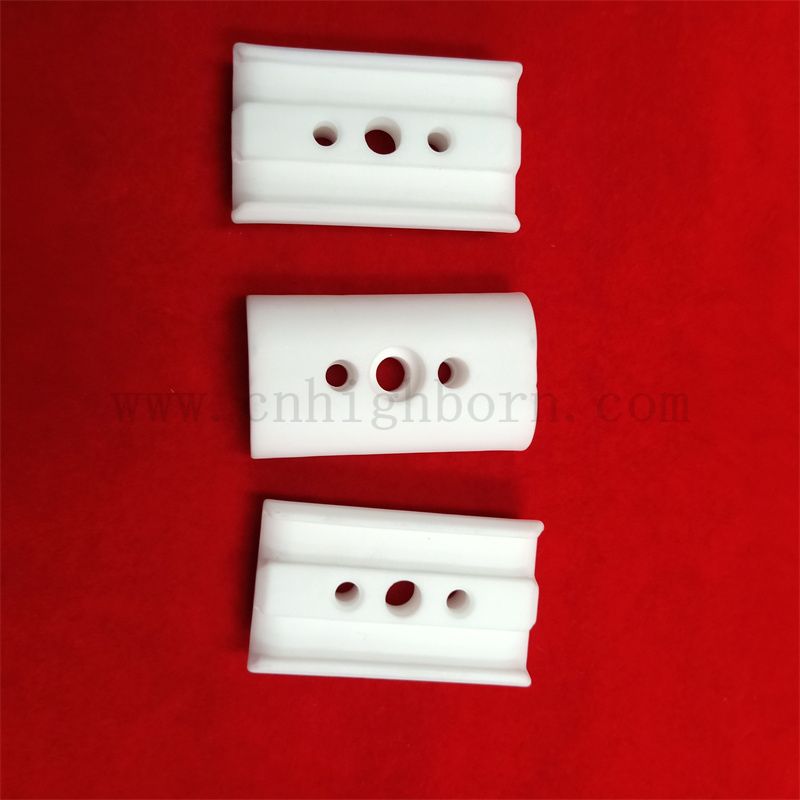 pi&egrave;ce en c&eacute;ramique d'alumine