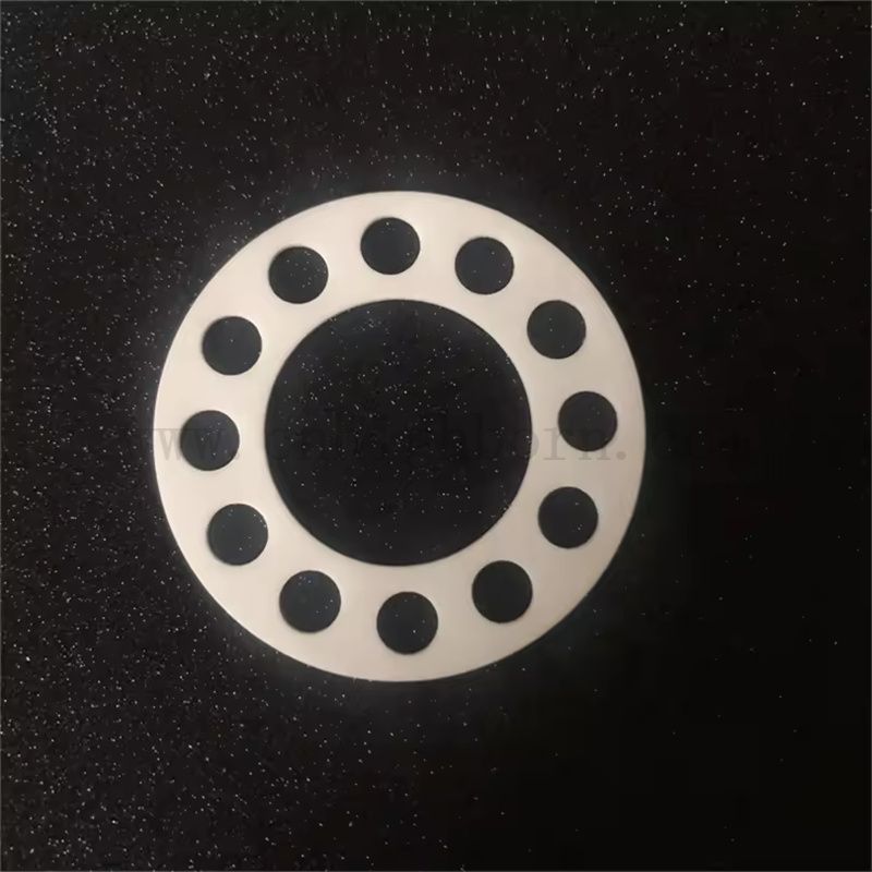  Disque en céramique d'alumine à 99% à haute température AL2O3 AL2O3 avec trous