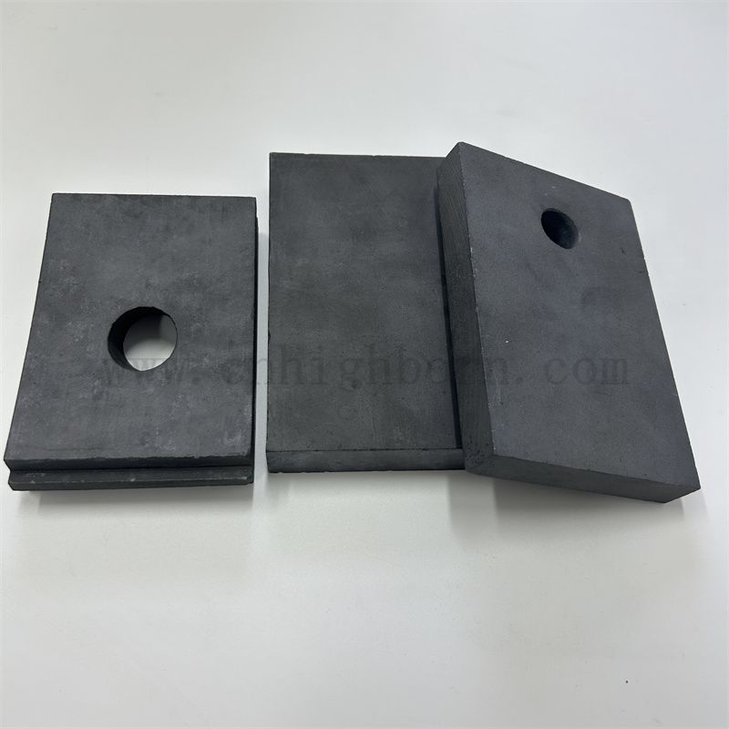 Carte de carbure de silicium noir isolant avec drap en céramique résistant aux trous