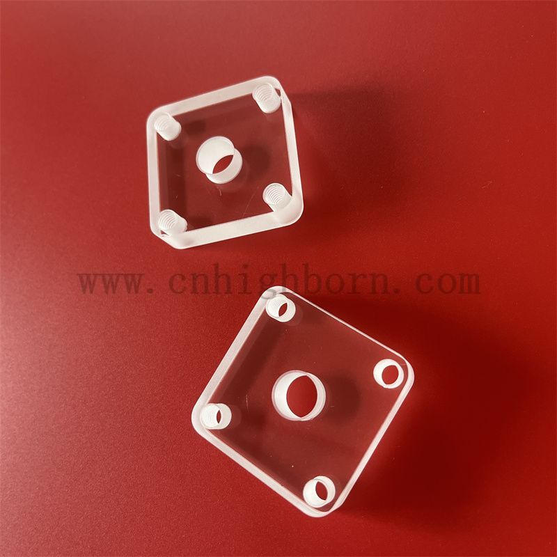 Plaque de verre de quartz carrée transparente personnalisée, perçage laser avec coupe d'angle