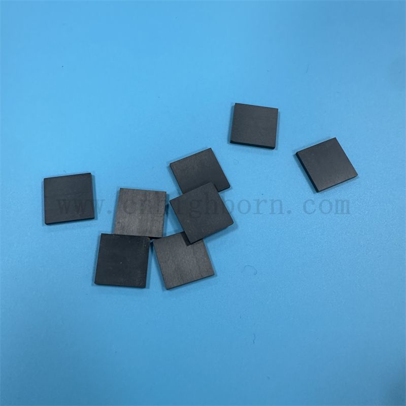 Zircone noire personnalisée Part de carte irrégulière Isolateur ZRO2 Plaque en céramique