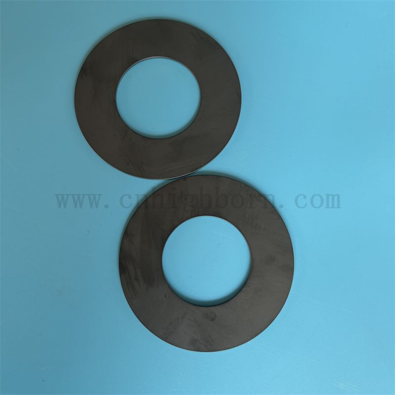 Isolant en carbure de silicium noir usure résistante en céramique de grand diamètre de grand diamètre 