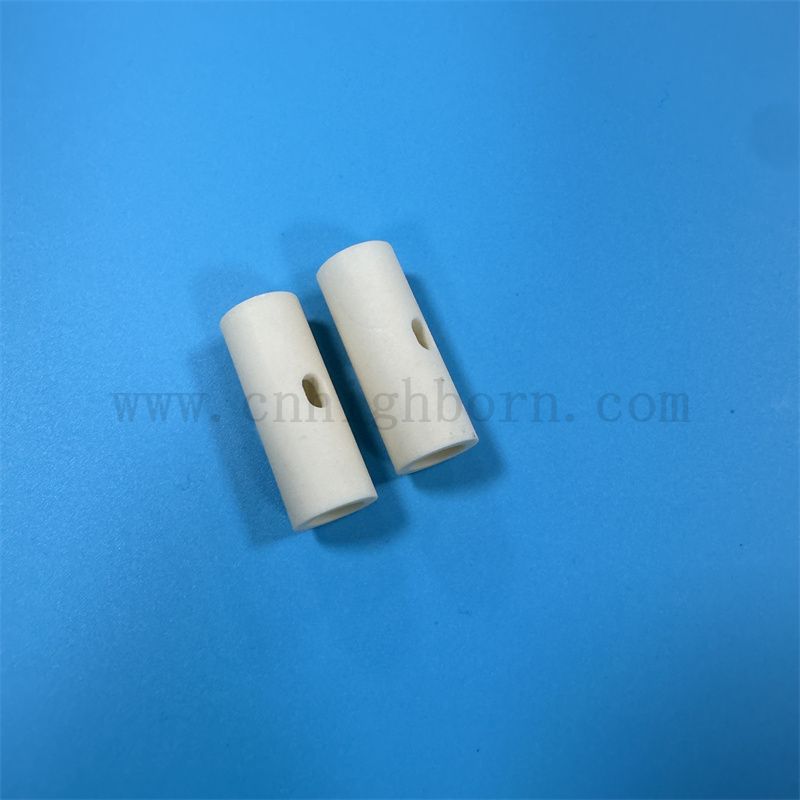 99% Alumina Céramic Tube Isolateur AL2O3 Céramique Tipe irrégulier