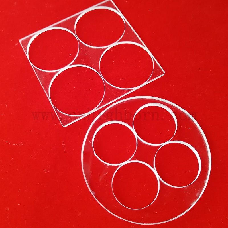 92% Plaque de silice fusionnée en verre transparent en verre UV avec trous de perceuse laser