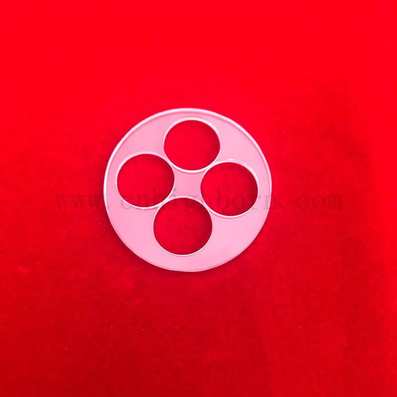 Fenêtre de disque en verre à quartz opaque sur mesure avec trous
