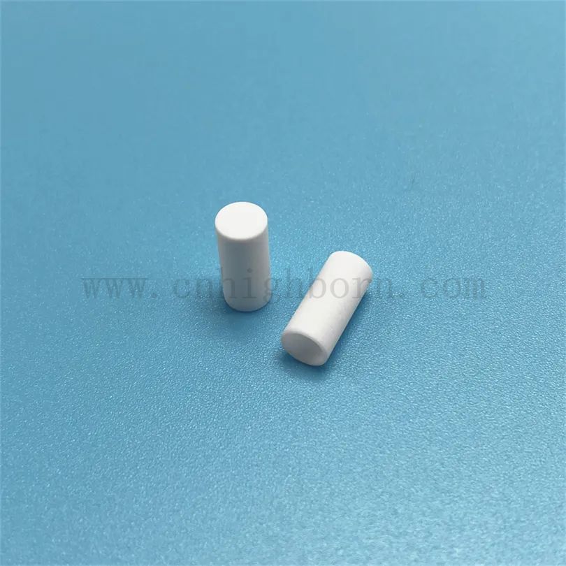 Laboratoire Haute pureté AL2O3 Alumine Céramique cylindrique Pot Porcelaine Analyse thermique Crictible