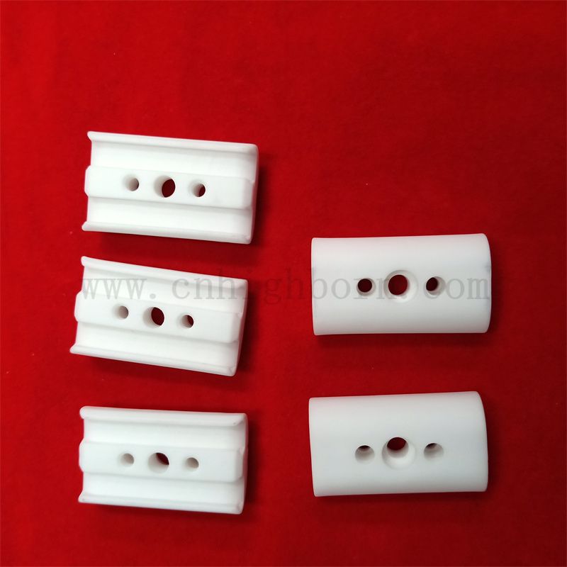 pi&egrave;ce en c&eacute;ramique d'alumine