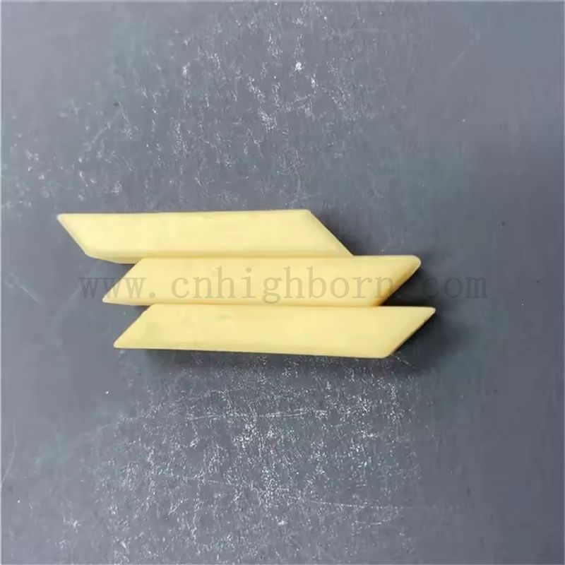 Bloc en céramique AL2O3 en alumine à 99% personnalisé à 99%