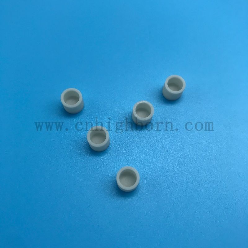  Creuset en c&eacute;ramique industrielle