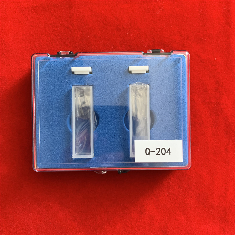 Verre de verre de laboratoire cellule fluoromètre standard avec couvercle clairs à cinq quartz en verre spectrophotomètre en verre CUVETTE
