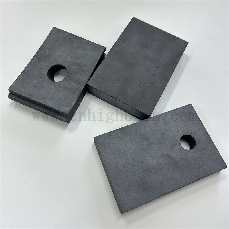 Carte de carbure de silicium noir isolant avec drap en céramique résistant aux trous