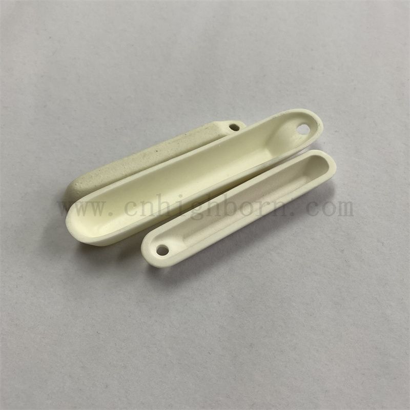 Boat en porcelaine d'alumine de haute pureté à haute température à haute température avec un trou avec un trou