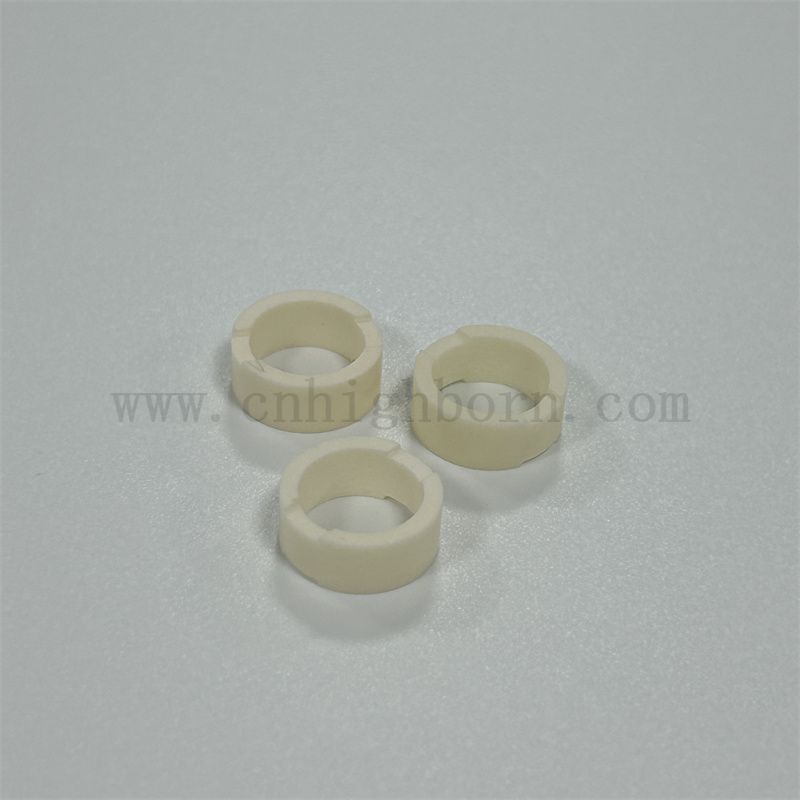 Customated 99% Alumina Al2O3 en céramique Bush Alumine Usinée Anneau