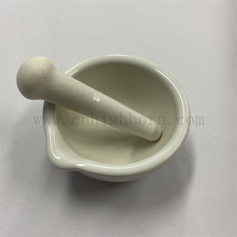 Mortier en porcelaine et pilon de bol de broyage de laboratoire scolaire avec bellette de versement