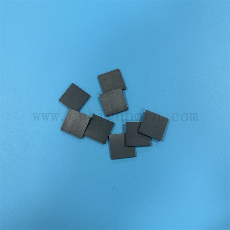 Zircone noire personnalisée Part de carte irrégulière Isolateur ZRO2 Plaque en céramique