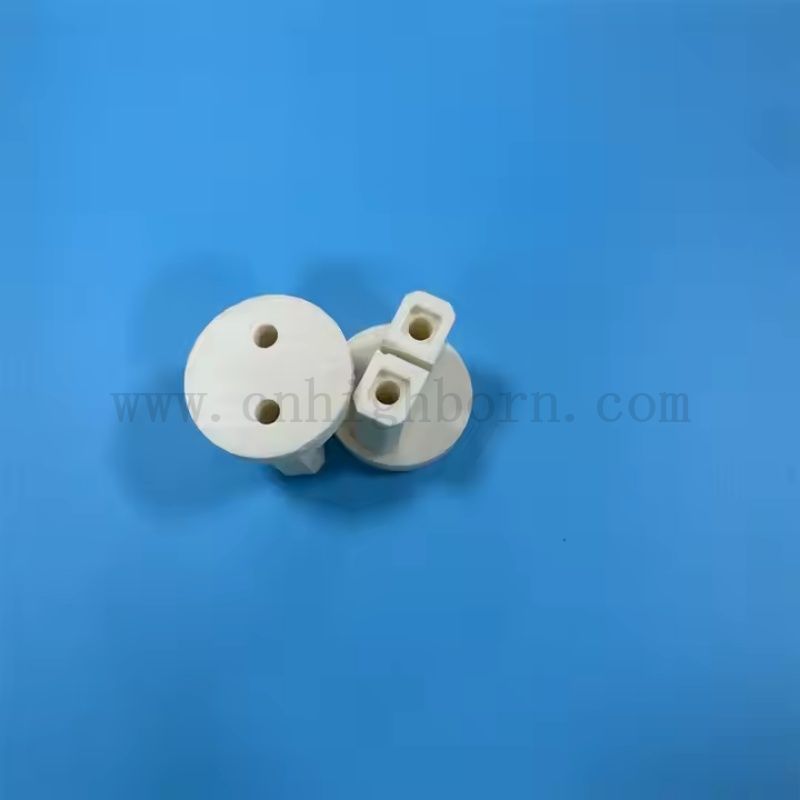 Alumine personnalisée industrielle Part 95% AL2O3 ISOLAGE PIEUX DE SEMPS