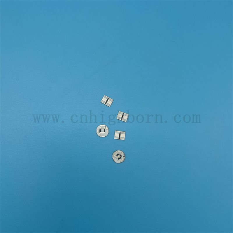 Haute précision en alumine en céramique feuille de film épais substrat automobile de niveau d'huile de voiture résistante du détecteur