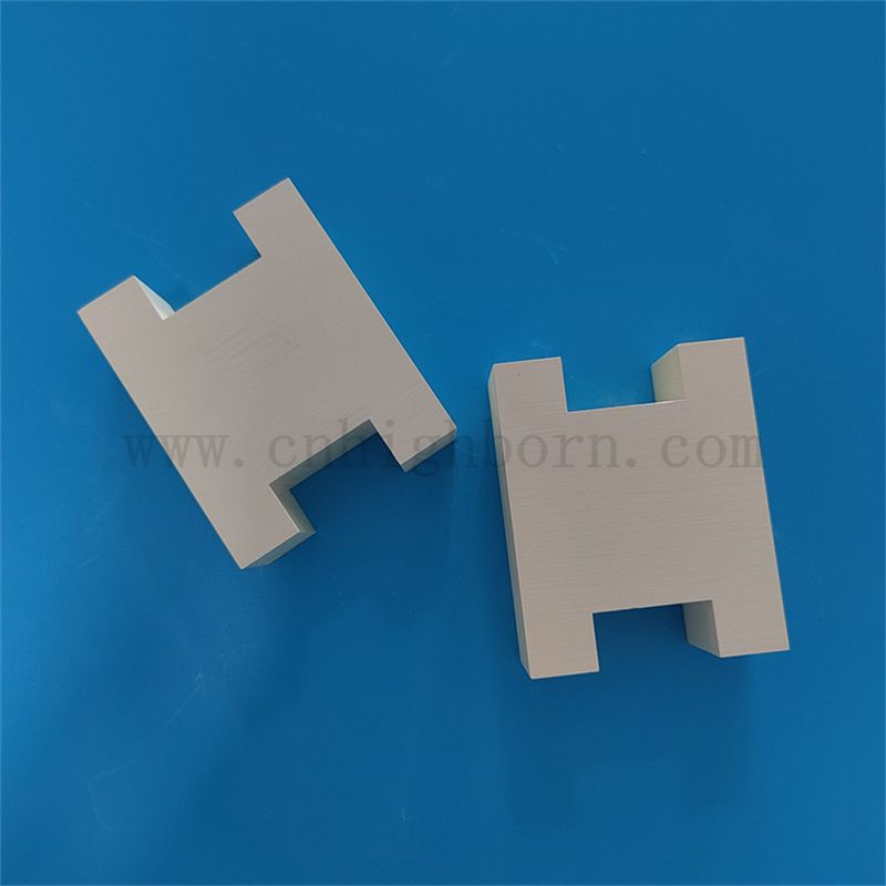 Nitrure de bore hexagonal pressé Hot personnalisé Parties structurelles en céramique bn coque en céramique pour le four à vide