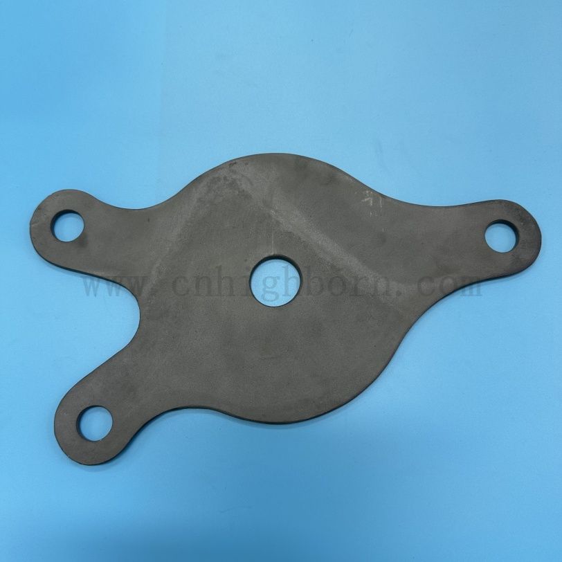 Plaque de réglage de meubles de four en forme de poisson en céramique de carbure de silicium SiC résistant à l'usure et aux chocs thermiques pour la cuisson de plaques/bols en céramique