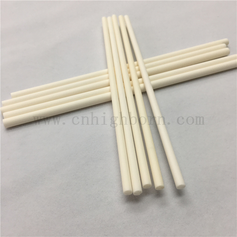 Isolation personnalisée Alumine Céramique Tube 99 AL2O3 Pipe perforée