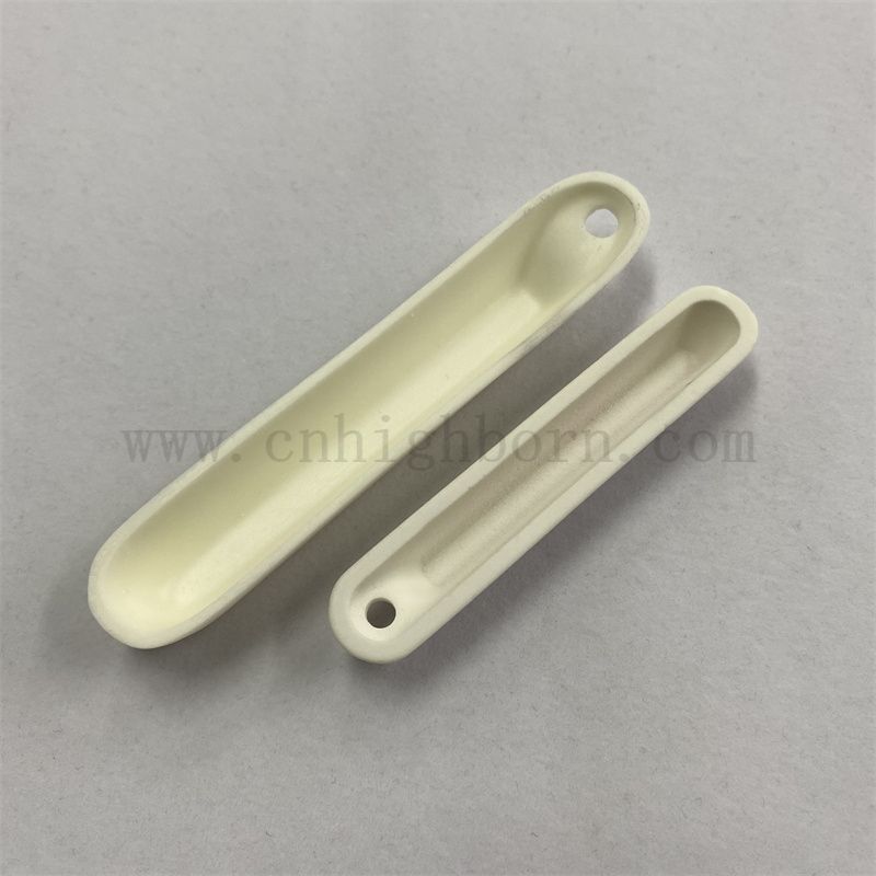 Boat en porcelaine d'alumine de haute pureté à haute température à haute température avec un trou avec un trou