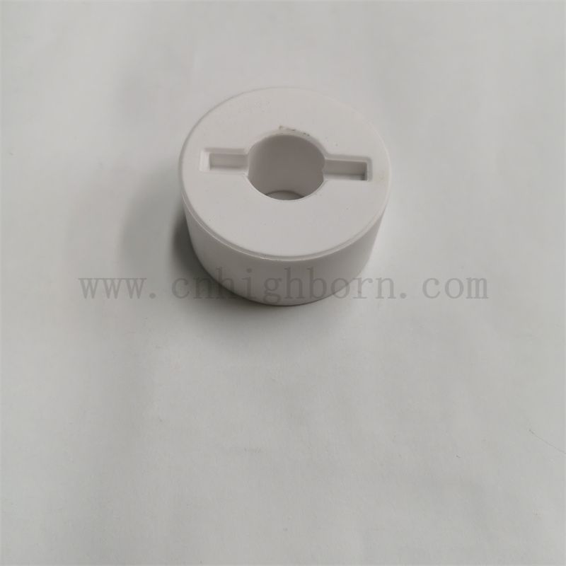 Custom à 95% Alumine Céramique isolant Bush AL2O3 Pièce en céramique