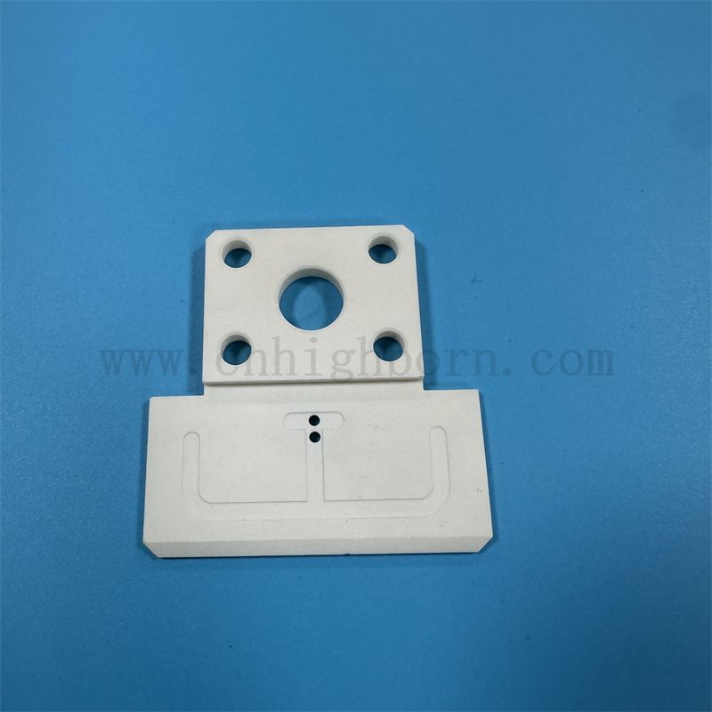 Température à haute température 95% 99% Fiche en céramique d'alumine AL2O3