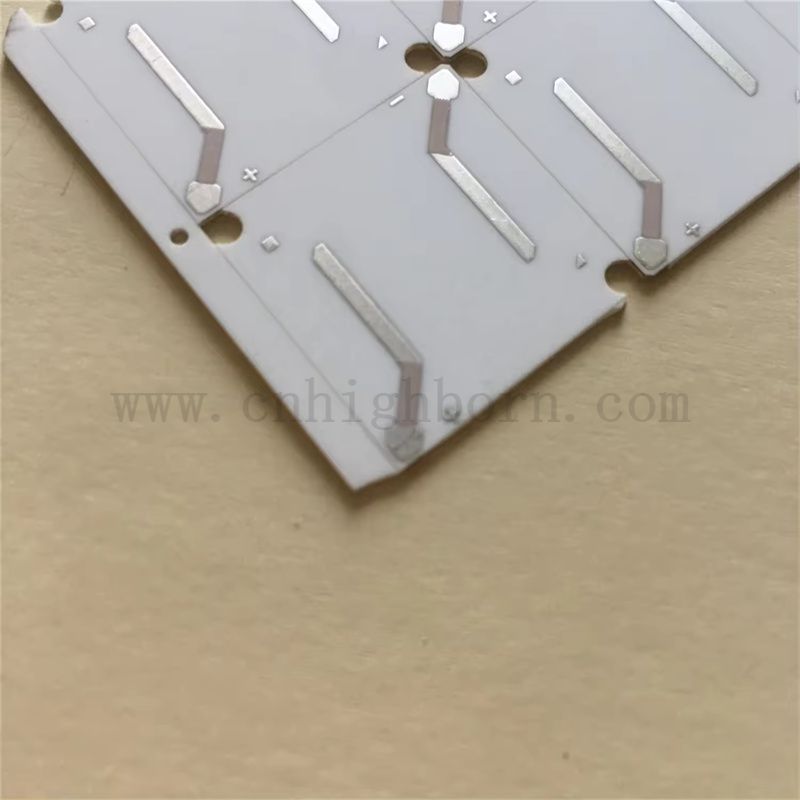 Circuit de circuit imprimé en céramique électronique personnalisé avec substrat de nitrure d'aluminium